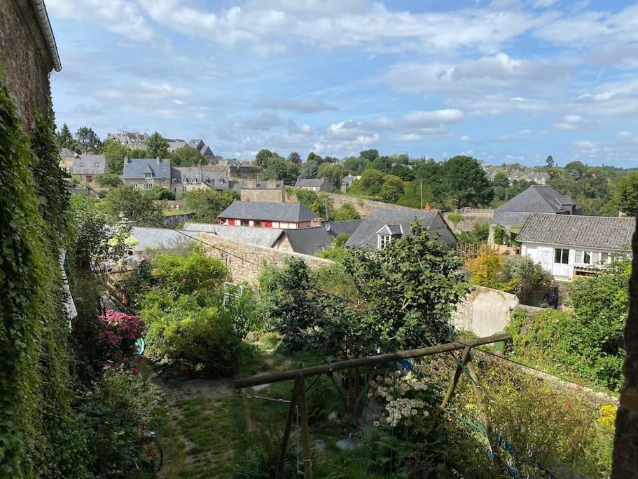 Appartement En Plein Coeur Historique De Dinan Kültér fotó
